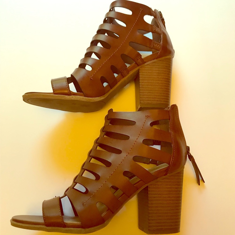 EUC Brown strappy bootie heels